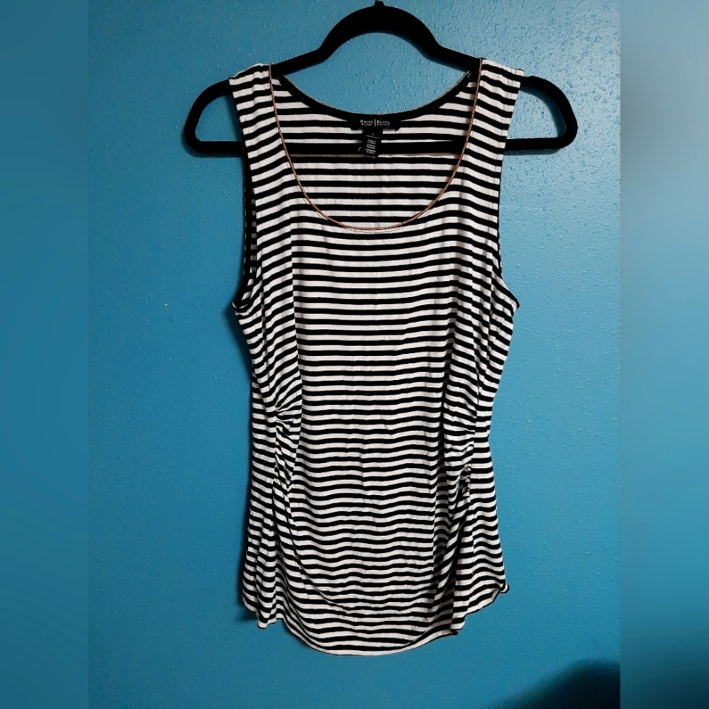 Woman's White House/Black Market tank